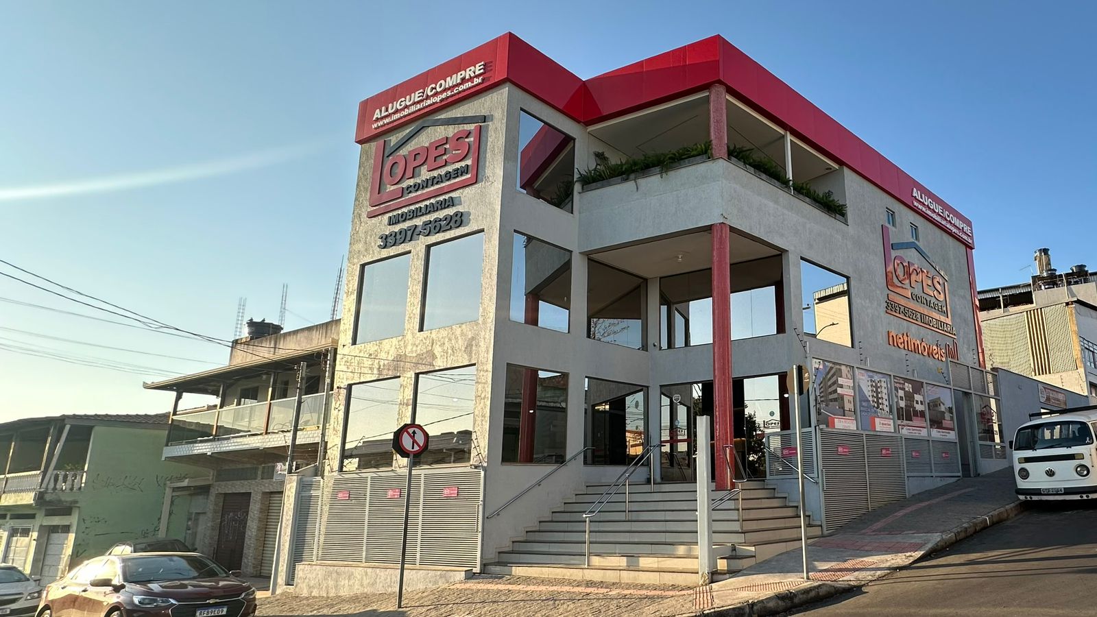 Fachada da Imobiliária Lopes em Contagem